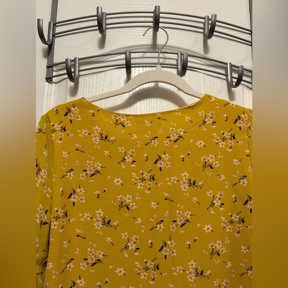 Women's Everly Yellow Short Sleeve Floral Blouse Top Size Small boho Cottagecore - Picture 4 of 15